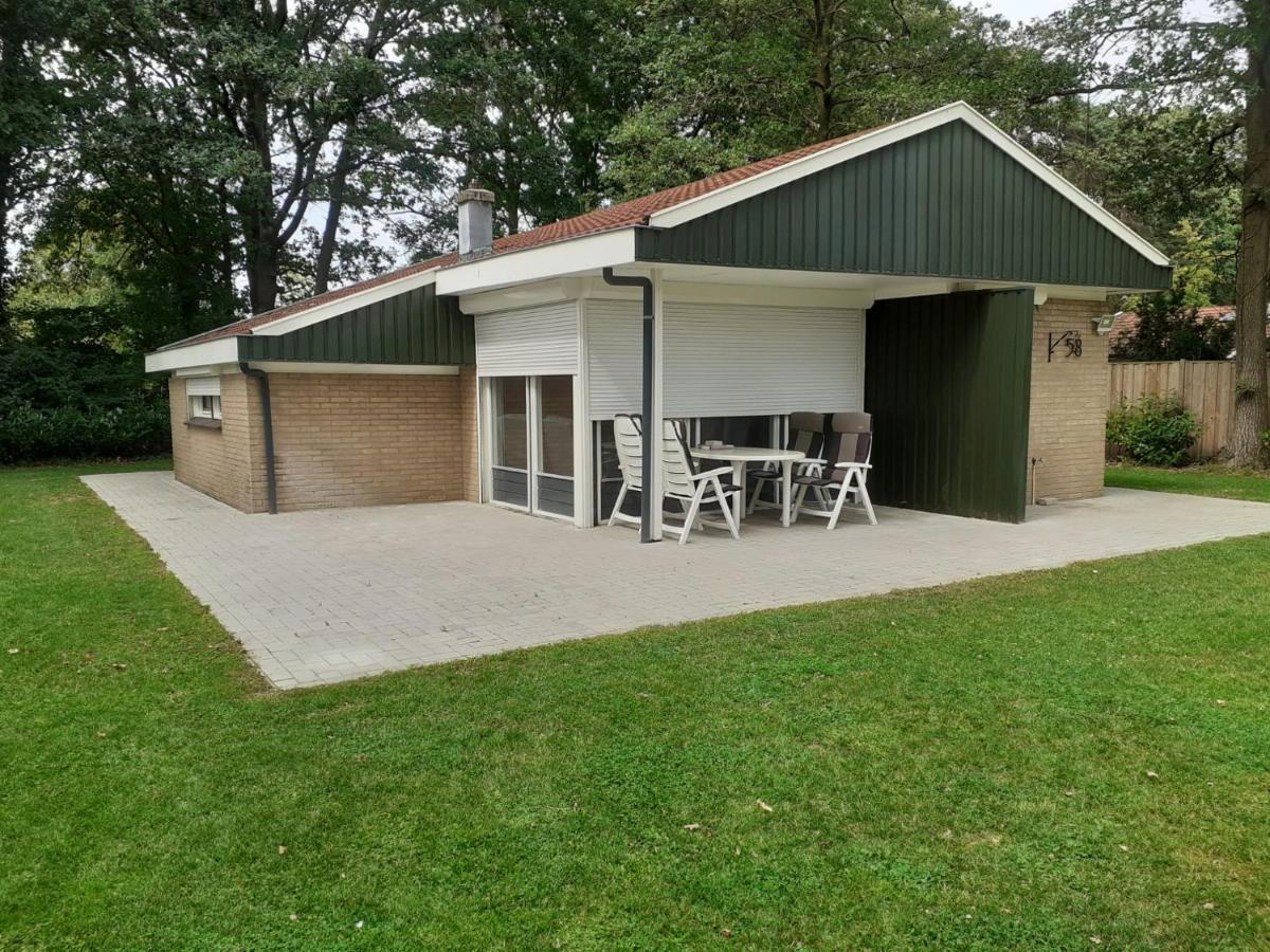 Bungalow/Vakantiehuis Op Park Bavelds Dennen دينيكامب المظهر الخارجي الصورة