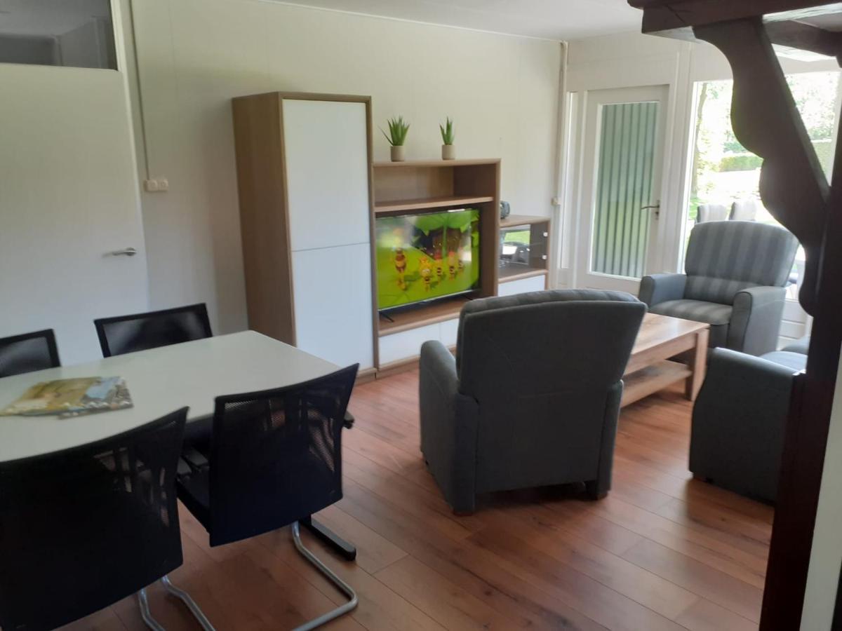 Bungalow/Vakantiehuis Op Park Bavelds Dennen دينيكامب المظهر الخارجي الصورة